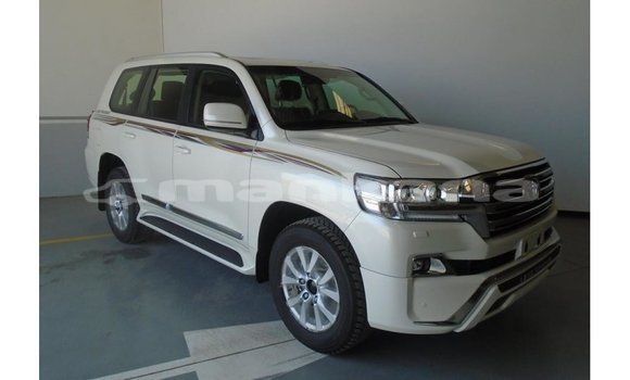 Buy Import Toyota Land Cruiser White Car in Import - Dubai in Abhasia Buy Import Toyota Land Cruiser White Car in Import - Dubai in Abhasia