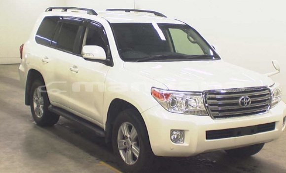 Buy Import Toyota Land Cruiser White Car in Import - Dubai in Abhasia Buy Import Toyota Land Cruiser White Car in Import - Dubai in Abhasia