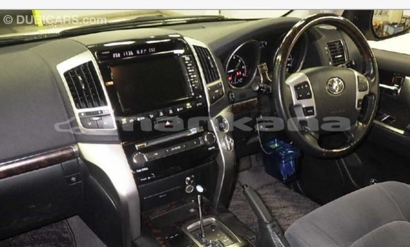 Buy Import Toyota Land Cruiser White Car in Import - Dubai in Abhasia Buy Import Toyota Land Cruiser White Car in Import - Dubai in Abhasia