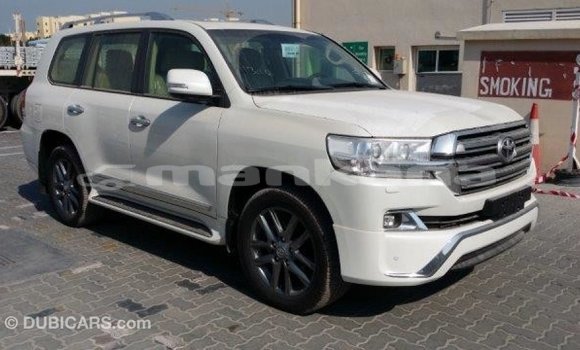 Buy Import Toyota Land Cruiser White Car in Import - Dubai in Abhasia Buy Import Toyota Land Cruiser White Car in Import - Dubai in Abhasia