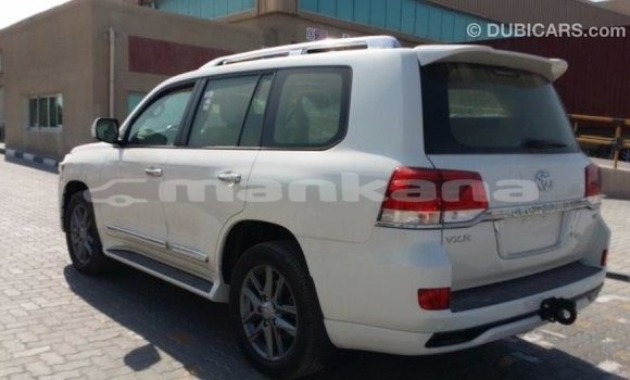 Buy Import Toyota Land Cruiser White Car in Import - Dubai in Abhasia Buy Import Toyota Land Cruiser White Car in Import - Dubai in Abhasia