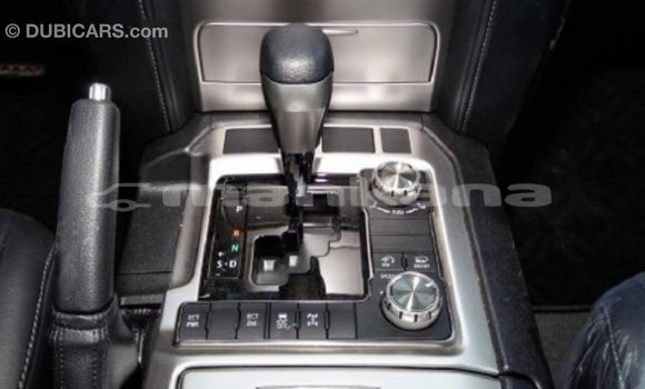 Buy Import Toyota Land Cruiser White Car in Import - Dubai in Abhasia Buy Import Toyota Land Cruiser White Car in Import - Dubai in Abhasia