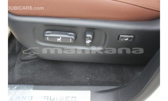 Buy Import Toyota Land Cruiser White Car in Import - Dubai in Abhasia Buy Import Toyota Land Cruiser White Car in Import - Dubai in Abhasia
