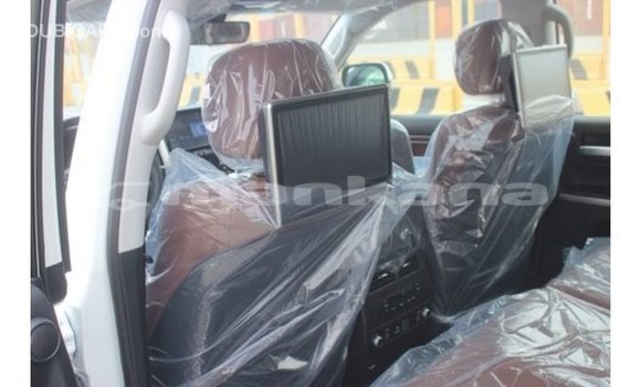 Buy Import Toyota Land Cruiser White Car in Import - Dubai in Abhasia Buy Import Toyota Land Cruiser White Car in Import - Dubai in Abhasia