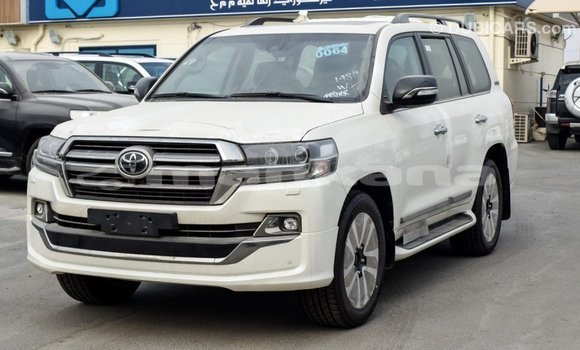Buy Import Toyota Land Cruiser White Car in Import - Dubai in Abhasia Buy Import Toyota Land Cruiser White Car in Import - Dubai in Abhasia