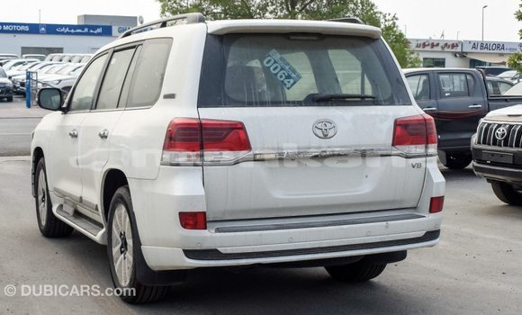 Buy Import Toyota Land Cruiser White Car in Import - Dubai in Abhasia Buy Import Toyota Land Cruiser White Car in Import - Dubai in Abhasia