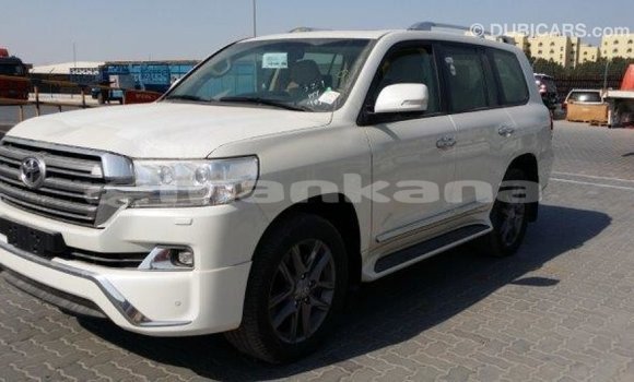 Buy Import Toyota Land Cruiser White Car in Import - Dubai in Abhasia Buy Import Toyota Land Cruiser White Car in Import - Dubai in Abhasia
