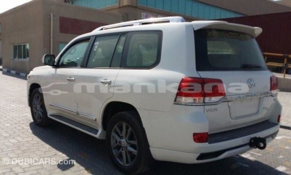 Buy Import Toyota Land Cruiser White Car in Import - Dubai in Abhasia Buy Import Toyota Land Cruiser White Car in Import - Dubai in Abhasia