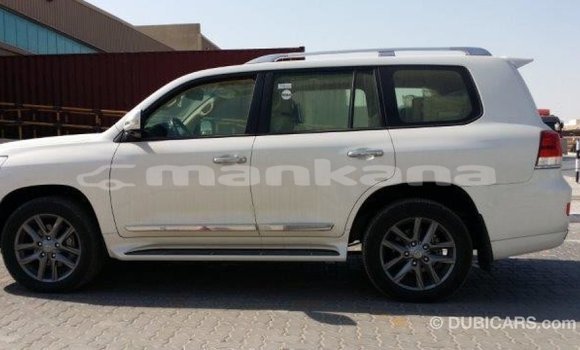 Buy Import Toyota Land Cruiser White Car in Import - Dubai in Abhasia Buy Import Toyota Land Cruiser White Car in Import - Dubai in Abhasia