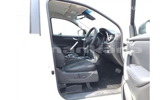 Buy Import Mercedes-Benz 250 White Car in Import - Dubai in Abhasia Buy Import Mercedes-Benz 250 White Car in Import - Dubai in Abhasia