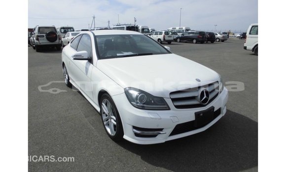 Buy Import Mercedes-Benz 190 White Car in Import - Dubai in Abhasia Buy Import Mercedes-Benz 190 White Car in Import - Dubai in Abhasia