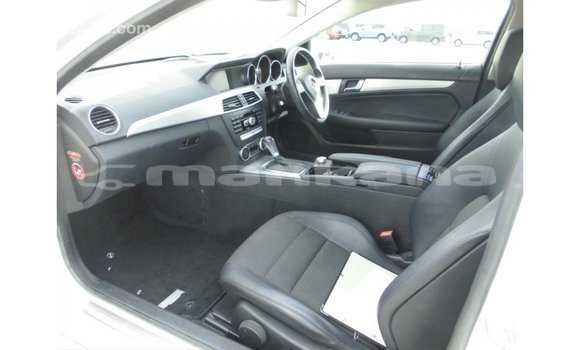 Buy Import Mercedes-Benz 190 White Car in Import - Dubai in Abhasia Buy Import Mercedes-Benz 190 White Car in Import - Dubai in Abhasia