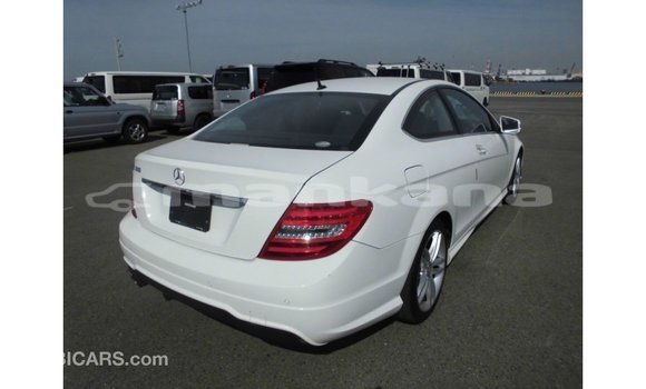 Buy Import Mercedes-Benz 190 White Car in Import - Dubai in Abhasia Buy Import Mercedes-Benz 190 White Car in Import - Dubai in Abhasia