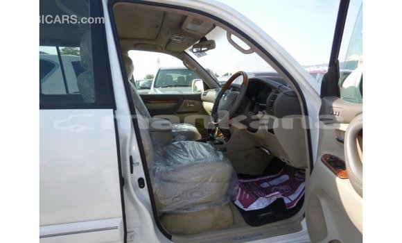 Buy Import Toyota Land Cruiser White Car in Import - Dubai in Abhasia Buy Import Toyota Land Cruiser White Car in Import - Dubai in Abhasia