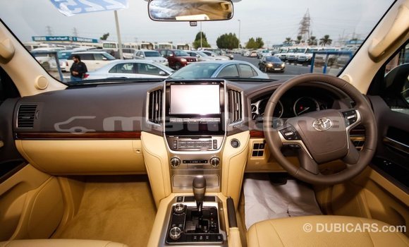 Buy Import Toyota Land Cruiser White Car in Import - Dubai in Abhasia Buy Import Toyota Land Cruiser White Car in Import - Dubai in Abhasia