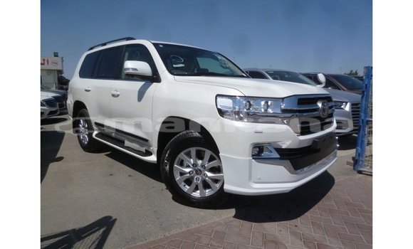 Buy Import Toyota Land Cruiser White Car in Import - Dubai in Abhasia Buy Import Toyota Land Cruiser White Car in Import - Dubai in Abhasia