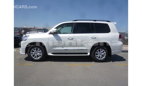 Buy Import Toyota Land Cruiser White Car in Import - Dubai in Abhasia Buy Import Toyota Land Cruiser White Car in Import - Dubai in Abhasia