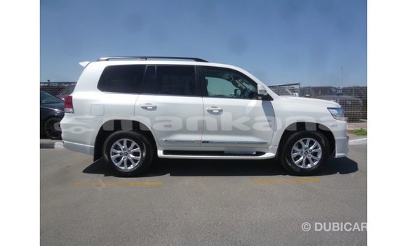 Buy Import Toyota Land Cruiser White Car in Import - Dubai in Abhasia Buy Import Toyota Land Cruiser White Car in Import - Dubai in Abhasia