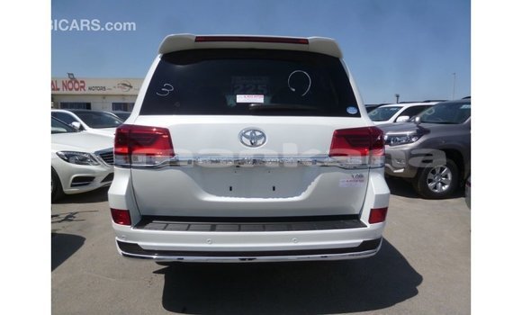 Buy Import Toyota Land Cruiser White Car in Import - Dubai in Abhasia Buy Import Toyota Land Cruiser White Car in Import - Dubai in Abhasia