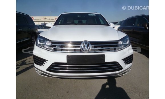 Buy Import Volkswagen Touareg White Car in Import - Dubai in Abhasia Buy Import Volkswagen Touareg White Car in Import - Dubai in Abhasia