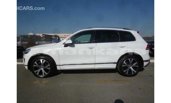 Buy Import Volkswagen Touareg White Car in Import - Dubai in Abhasia Buy Import Volkswagen Touareg White Car in Import - Dubai in Abhasia