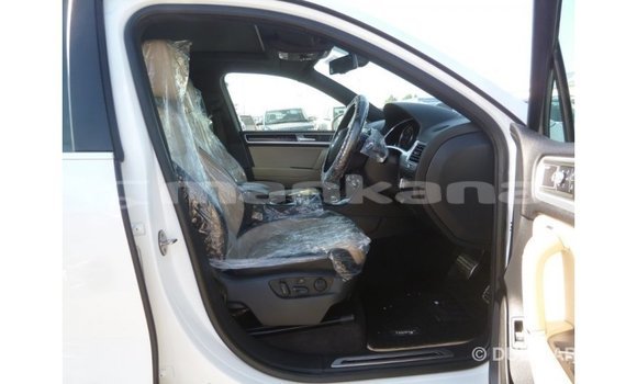Buy Import Volkswagen Touareg White Car in Import - Dubai in Abhasia Buy Import Volkswagen Touareg White Car in Import - Dubai in Abhasia