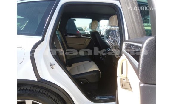 Buy Import Volkswagen Touareg White Car in Import - Dubai in Abhasia Buy Import Volkswagen Touareg White Car in Import - Dubai in Abhasia