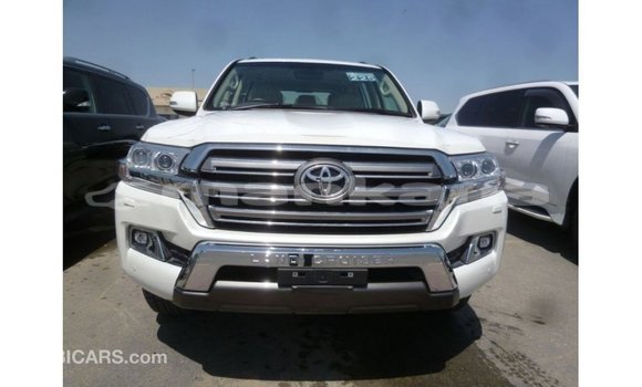 Buy Import Toyota Land Cruiser White Car in Import - Dubai in Abhasia Buy Import Toyota Land Cruiser White Car in Import - Dubai in Abhasia