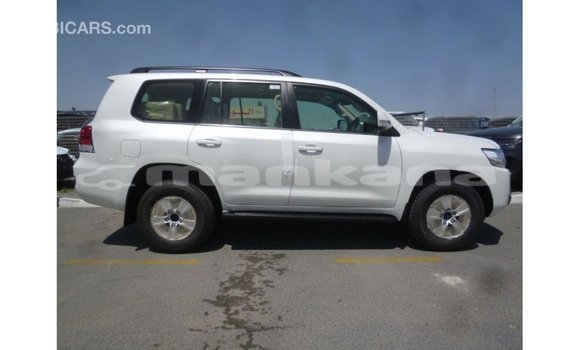 Buy Import Toyota Land Cruiser White Car in Import - Dubai in Abhasia Buy Import Toyota Land Cruiser White Car in Import - Dubai in Abhasia