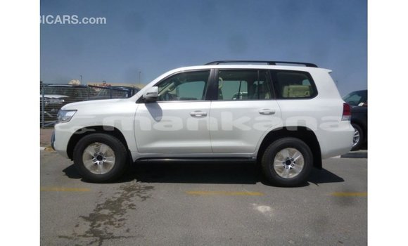 Buy Import Toyota Land Cruiser White Car in Import - Dubai in Abhasia Buy Import Toyota Land Cruiser White Car in Import - Dubai in Abhasia