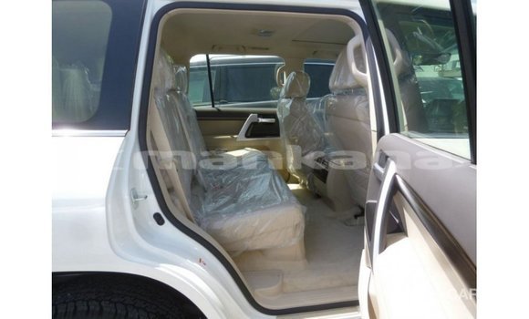 Buy Import Toyota Land Cruiser White Car in Import - Dubai in Abhasia Buy Import Toyota Land Cruiser White Car in Import - Dubai in Abhasia