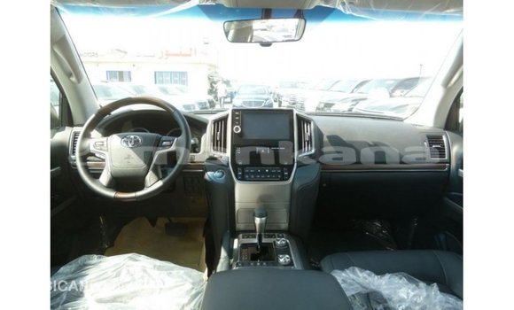 Buy Import Toyota Land Cruiser White Car in Import - Dubai in Abhasia Buy Import Toyota Land Cruiser White Car in Import - Dubai in Abhasia