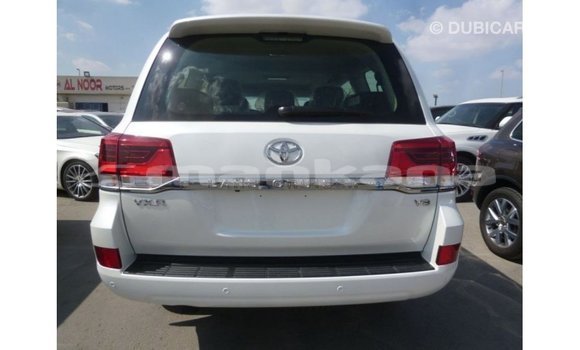 Buy Import Toyota Land Cruiser White Car in Import - Dubai in Abhasia Buy Import Toyota Land Cruiser White Car in Import - Dubai in Abhasia