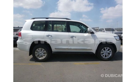 Buy Import Toyota Land Cruiser White Car in Import - Dubai in Abhasia Buy Import Toyota Land Cruiser White Car in Import - Dubai in Abhasia