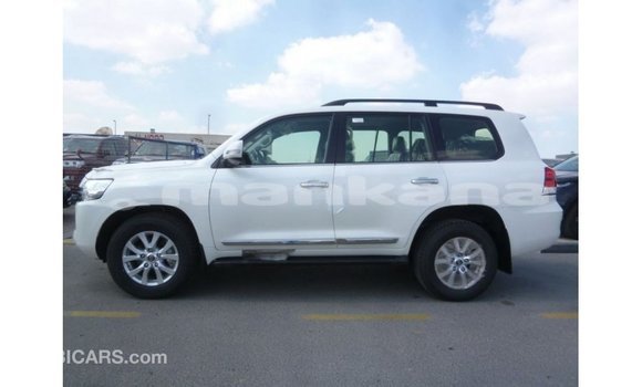 Buy Import Toyota Land Cruiser White Car in Import - Dubai in Abhasia Buy Import Toyota Land Cruiser White Car in Import - Dubai in Abhasia