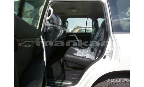 Buy Import Toyota Land Cruiser White Car in Import - Dubai in Abhasia Buy Import Toyota Land Cruiser White Car in Import - Dubai in Abhasia