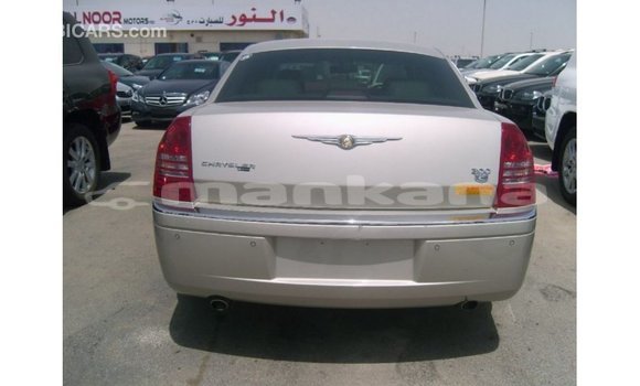 Buy Import Chrysler 300 Beige Car in Import - Dubai in Abhasia Buy Import Chrysler 300 Beige Car in Import - Dubai in Abhasia