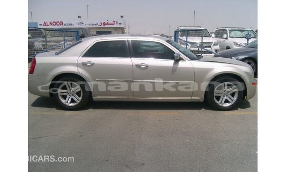 Buy Import Chrysler 300 Beige Car in Import - Dubai in Abhasia Buy Import Chrysler 300 Beige Car in Import - Dubai in Abhasia
