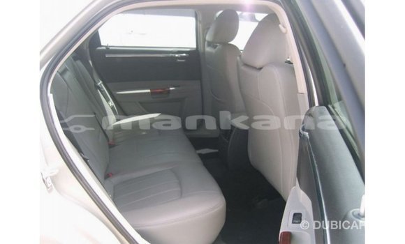Buy Import Chrysler 300 Beige Car in Import - Dubai in Abhasia Buy Import Chrysler 300 Beige Car in Import - Dubai in Abhasia