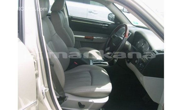 Buy Import Chrysler 300 Beige Car in Import - Dubai in Abhasia Buy Import Chrysler 300 Beige Car in Import - Dubai in Abhasia