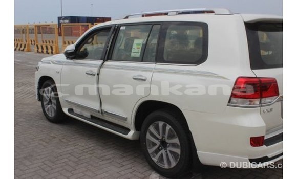 Buy Import Toyota Land Cruiser White Car in Import - Dubai in Abhasia Buy Import Toyota Land Cruiser White Car in Import - Dubai in Abhasia