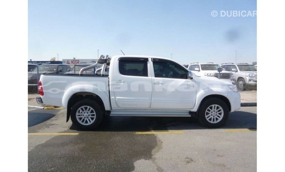 Buy Import Toyota Hilux White Car in Import - Dubai in Abhasia Buy Import Toyota Hilux White Car in Import - Dubai in Abhasia