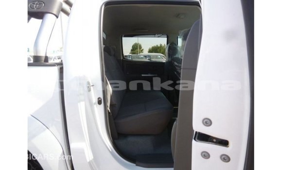 Buy Import Toyota Hilux White Car in Import - Dubai in Abhasia Buy Import Toyota Hilux White Car in Import - Dubai in Abhasia