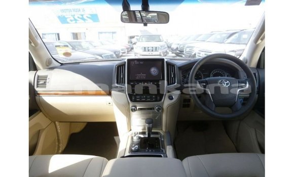 Buy Import Toyota Land Cruiser White Car in Import - Dubai in Abhasia Buy Import Toyota Land Cruiser White Car in Import - Dubai in Abhasia