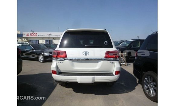 Buy Import Toyota Land Cruiser White Car in Import - Dubai in Abhasia Buy Import Toyota Land Cruiser White Car in Import - Dubai in Abhasia