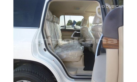 Buy Import Toyota Land Cruiser White Car in Import - Dubai in Abhasia Buy Import Toyota Land Cruiser White Car in Import - Dubai in Abhasia