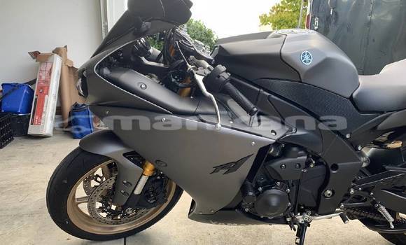 Buy Used Yamaha R1 Beige Bike in Tbilisi in Tbilisi Buy Used Yamaha R1 Beige Bike in Tbilisi in Tbilisi