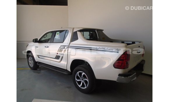 Buy Import Toyota Hilux White Car in Import - Dubai in Abhasia Buy Import Toyota Hilux White Car in Import - Dubai in Abhasia