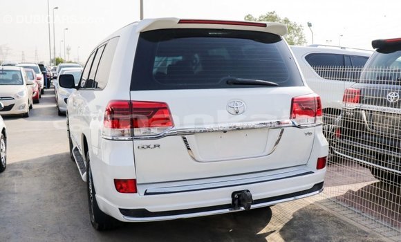 Buy Import Toyota Land Cruiser White Car in Import - Dubai in Abhasia Buy Import Toyota Land Cruiser White Car in Import - Dubai in Abhasia