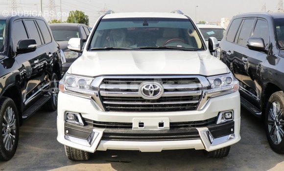 Buy Import Toyota Land Cruiser White Car in Import - Dubai in Abhasia Buy Import Toyota Land Cruiser White Car in Import - Dubai in Abhasia